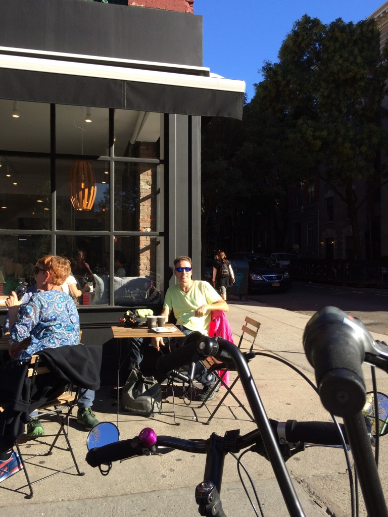 This corner is a happy place to sit in the afternoon and dog watch. (among others, we spotted black scottie brothers, an Italian greyhound and a Weimaraner puppy!)